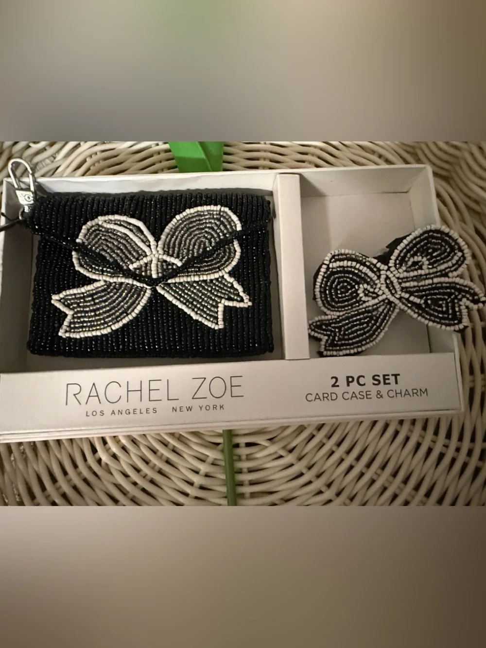 🍂 NEW🍁Rachel Zoe Black and White Beaded Card Case with Bow Charm (2)